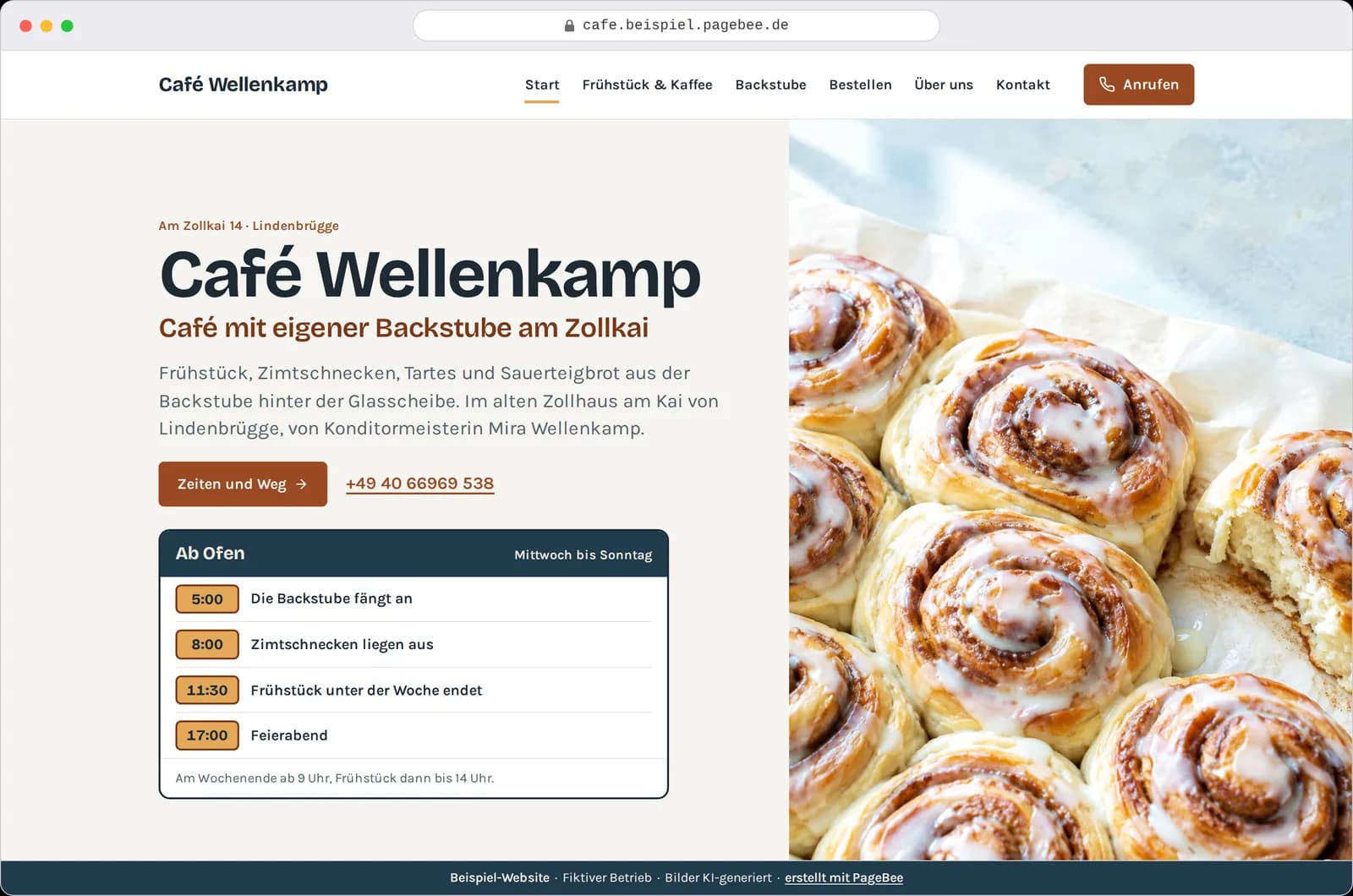 Startseite von Café Wellenkamp im Browserfenster: der Fahrplan „Ab Ofen“ mit den Uhrzeiten der Backstube neben einem Blech Zimtschnecken