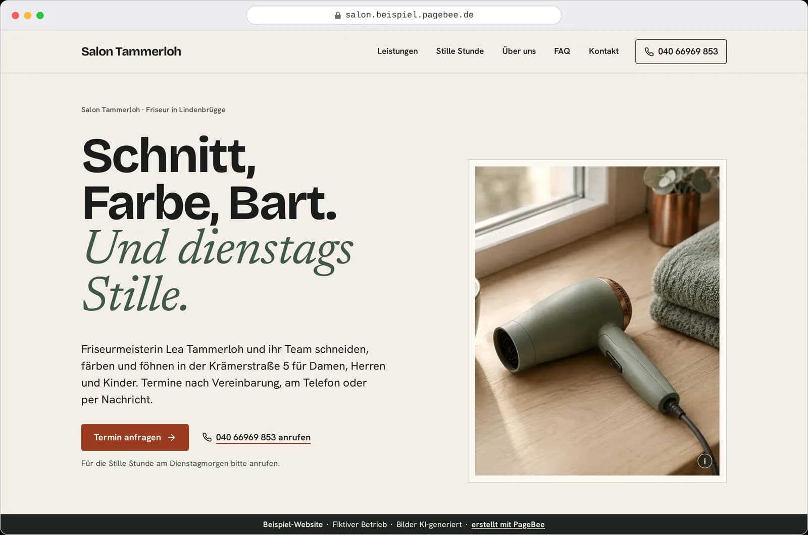 Startseite von Salon Tammerloh im Browserfenster: die Überschrift „Schnitt, Farbe, Bart. Und dienstags Stille.“ neben einem Föhn auf der Fensterbank